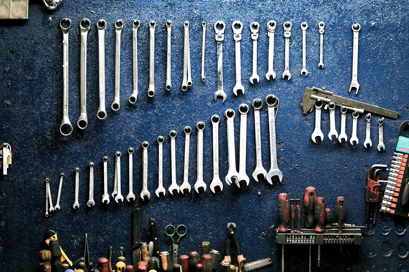 Piston compressor maintenance